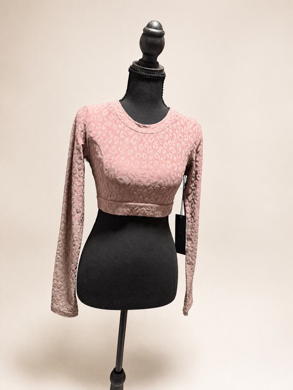 NWT Mono B Dusty Rose Textured Leopard Open-Back Long-Sleeve Crop Top Small